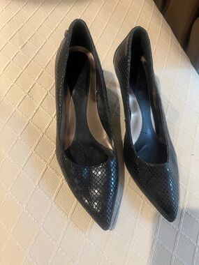 Calvin Klein Black Textured Pointed-Toe Pumps